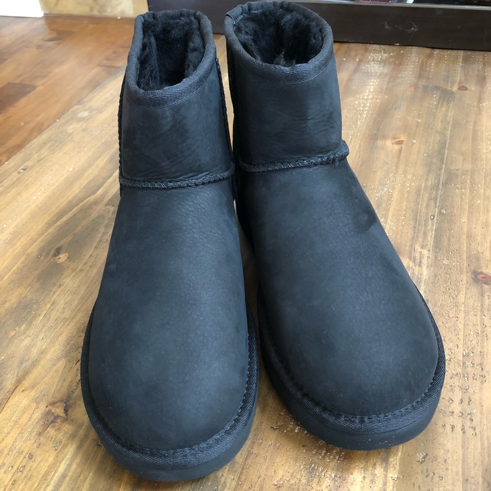 UGG black 🖤Classic Mini II Snake Nubuck - Picture 4 of 8